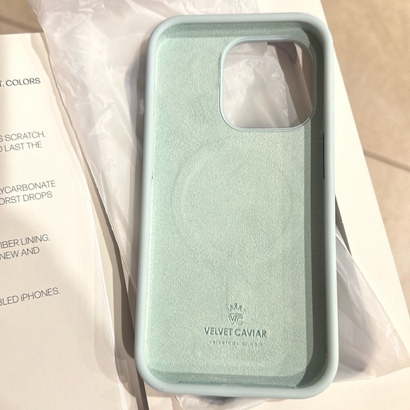 Velvet Caviar iPhone 14 Pro Mint Silicone Case - Picture 3 of 3